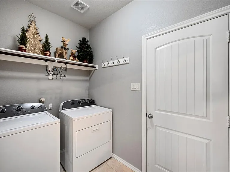 13037 Palancar Dr — Photo 28