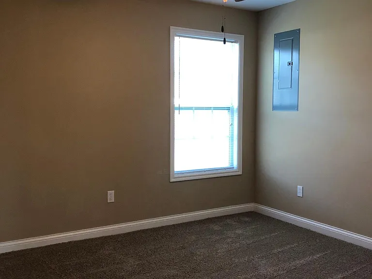 5811 Islip Dr — Photo 13