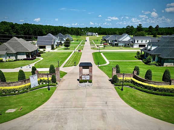 3rd image of 115 Fannin Dr