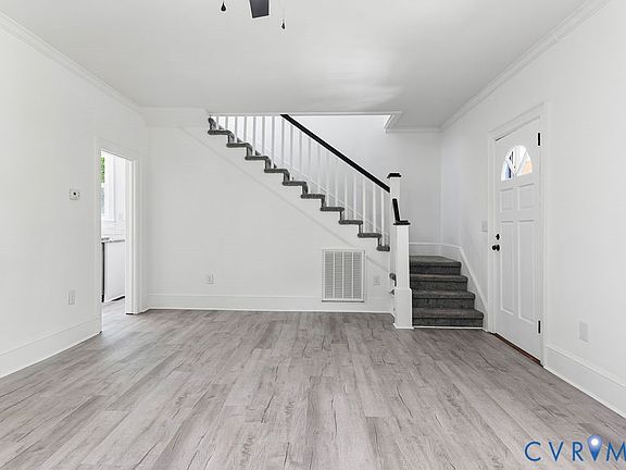 4th image of 33 Stoney Point Rd