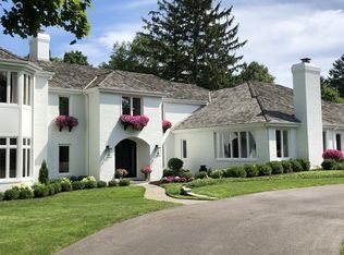 900 Maplewood Rd, Lake Forest, IL 60045