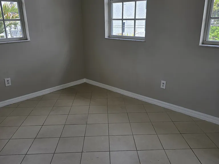 15 Phoenetia Ave — Photo 11