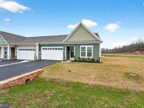 19601 Lavender Ln, Hagerstown, MD 21742