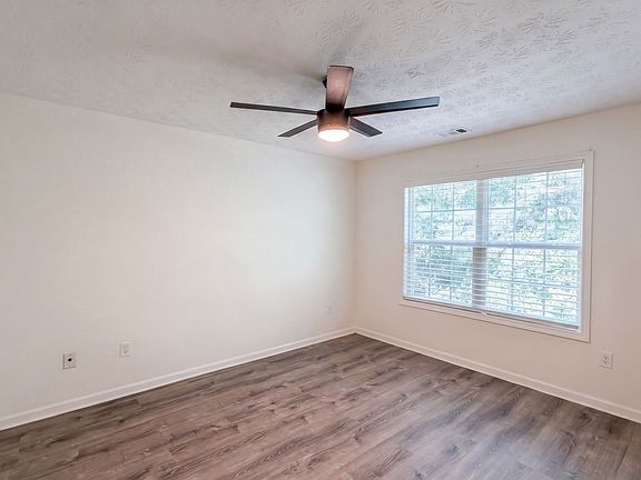 4th image of 125 Sampson Ct