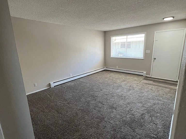 1550 E 8th St #1550 — Photo 9