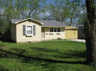 1031 S B St, Rogers, AR 72756