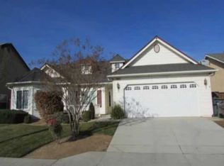 6687 N Bain Ave, Fresno, CA 93722