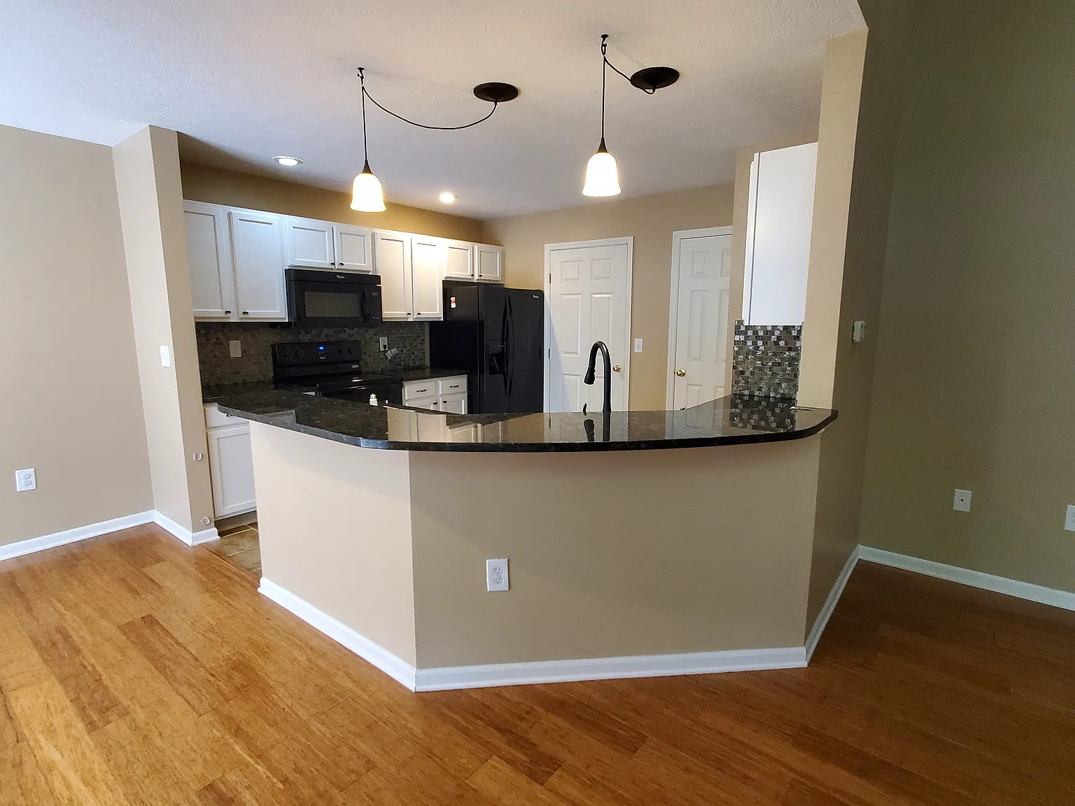 3 bed, 2.5 bath, 1537 sqft, $2,400 — Photo 1