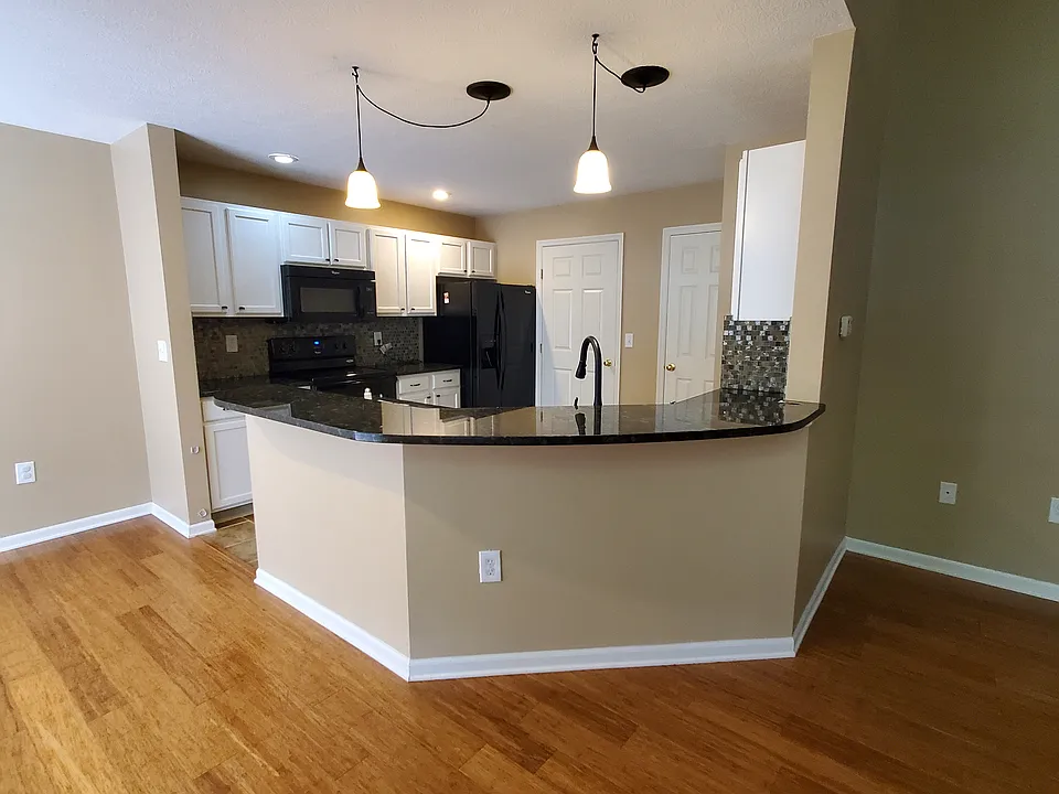 4933 Ivyvine Blvd