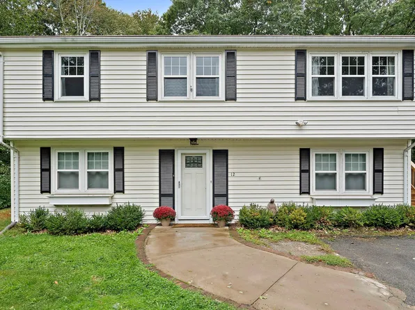 12 Harton Ross Dr, Whitman, MA 02382