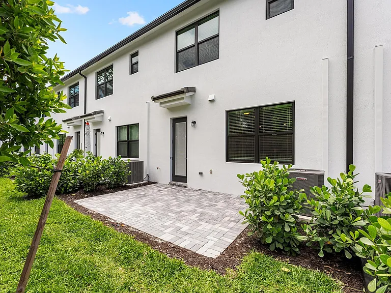 4333 Efendi Dr — Photo 42