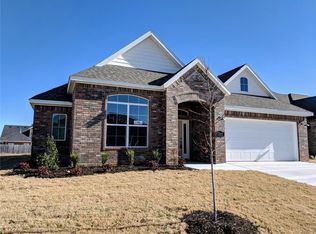 1008 Bellmara Cir, Cave Springs, AR 72718