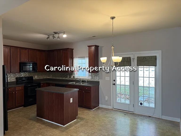 108 Pilot Ct — Photo 7