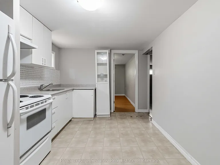 3372 Fellmore Dr #BASEMENT — Photo 13