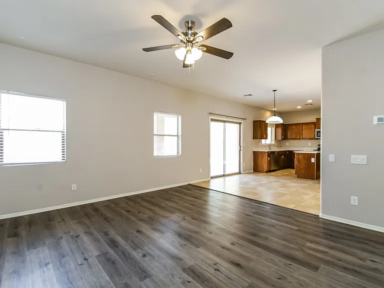 5206 W Glass Ln — Photo 6