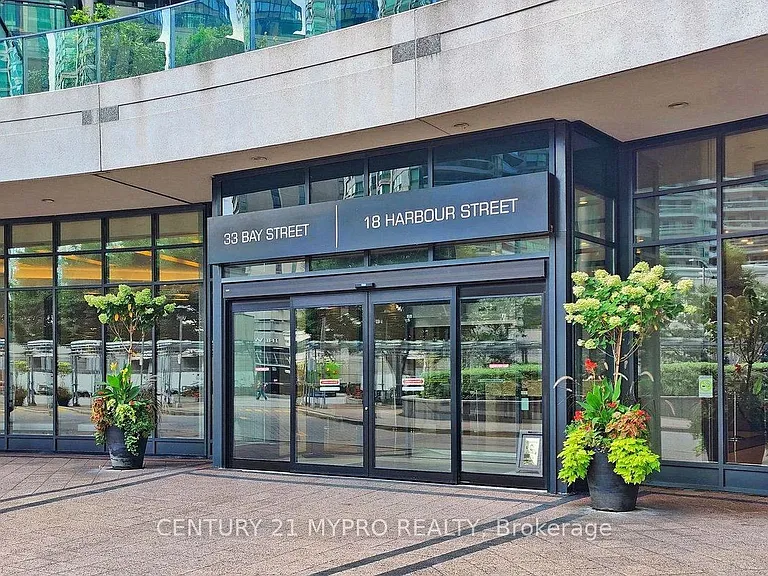 18 Harbour St #3105 — Photo 2