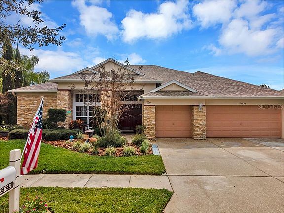 3rd image of 25638 Ferdinand Ct