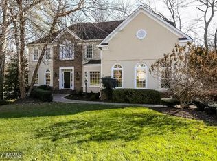 9975 Hidden Oaks Ct, Vienna, VA 22181