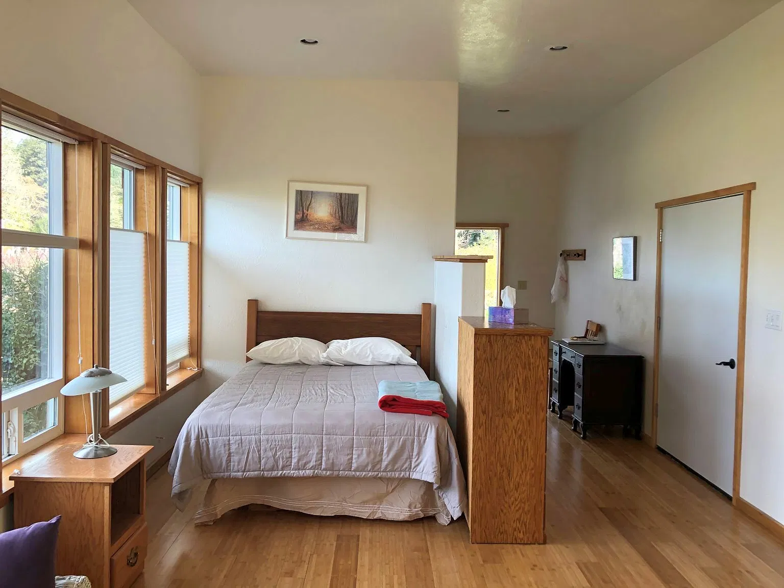 Studio, 1000 sqft, $1,250 — Photo 3