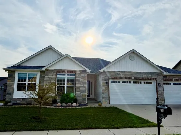 266 Smola Woods Ct, Glen Carbon, IL 62034