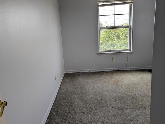 4th image of 252 Beach 77th St #3