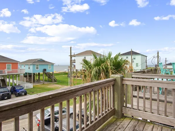 1819 Redfish Ln, Crystal Beach, TX 77650