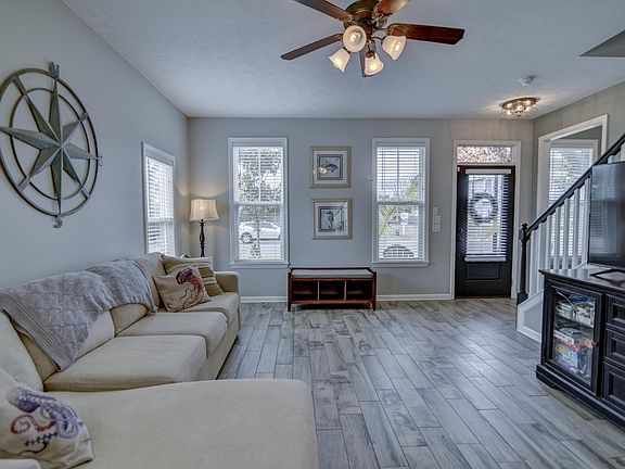 3rd image of 3741 Tiki Dr