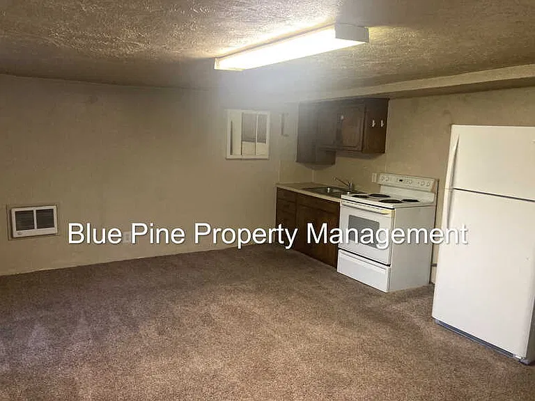 440 Walnut St #7 — Photo 4