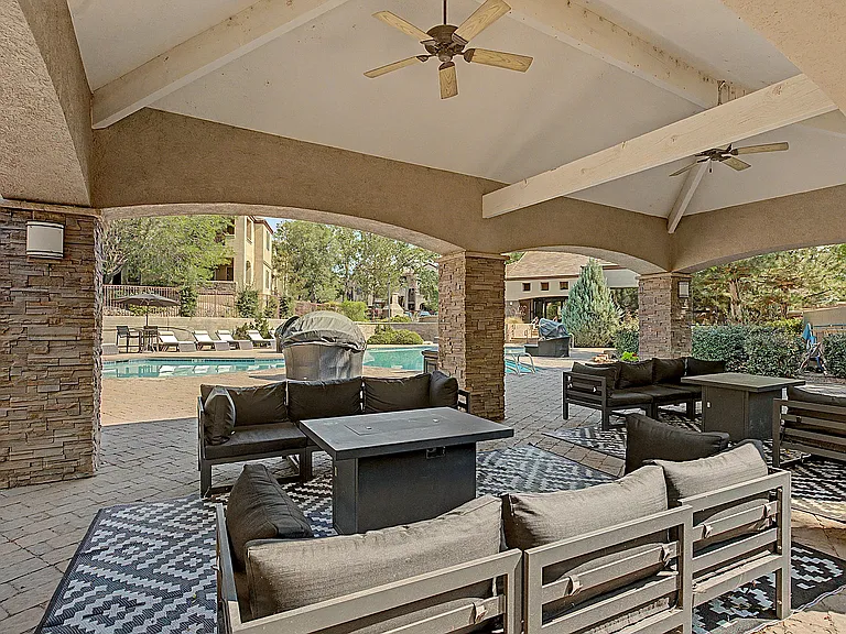 6200 Montano Plaza Dr NW Albuquerque, NM-24