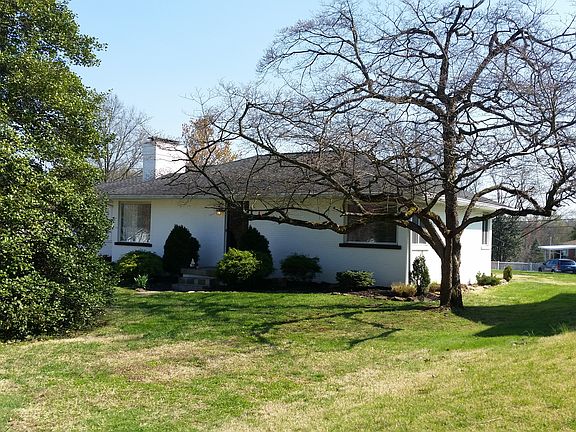 3rd image of 2809 Capitol Blvd