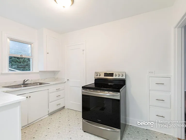 9227 Evanston Ave N — Photo 14