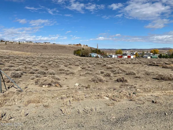 1330 Hooten Dr, Silver Springs, NV 89429