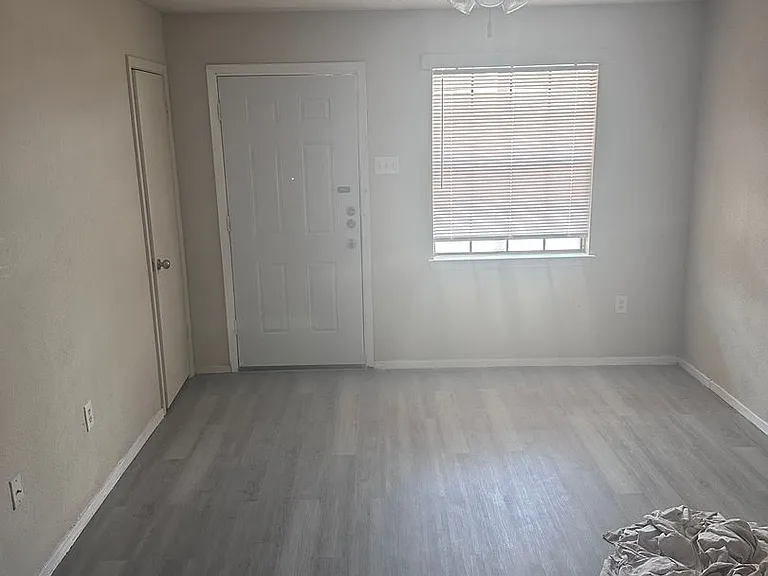 505 Northern Dove Ln — Photo 3