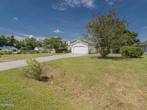 3rd image of 209 Glenwood Drive