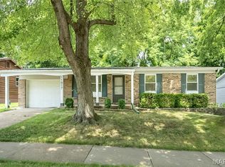 11817 Smoke Rise Ct, Maryland Heights, MO 63043