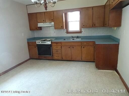 4th image of 5403 Alicante Ln