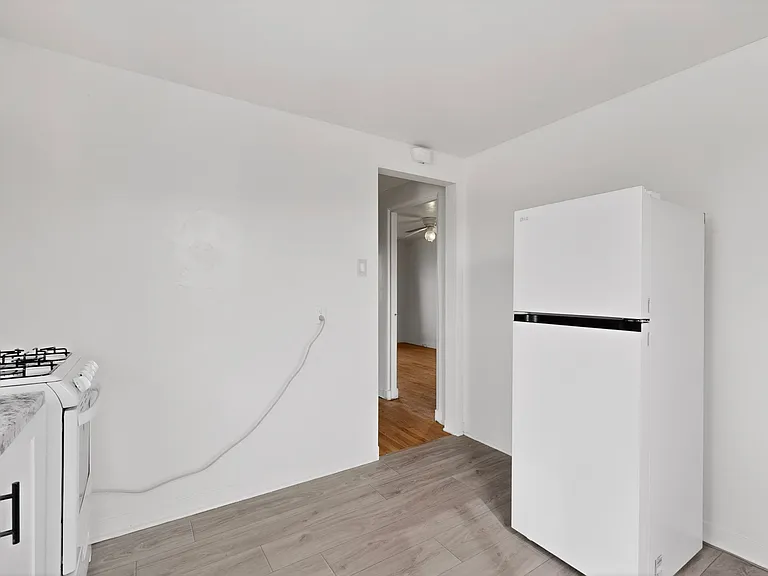 535 Washington St NE #1 — Photo 8