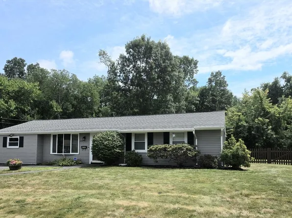 205 Southfield Dr, Brockton, MA 02302