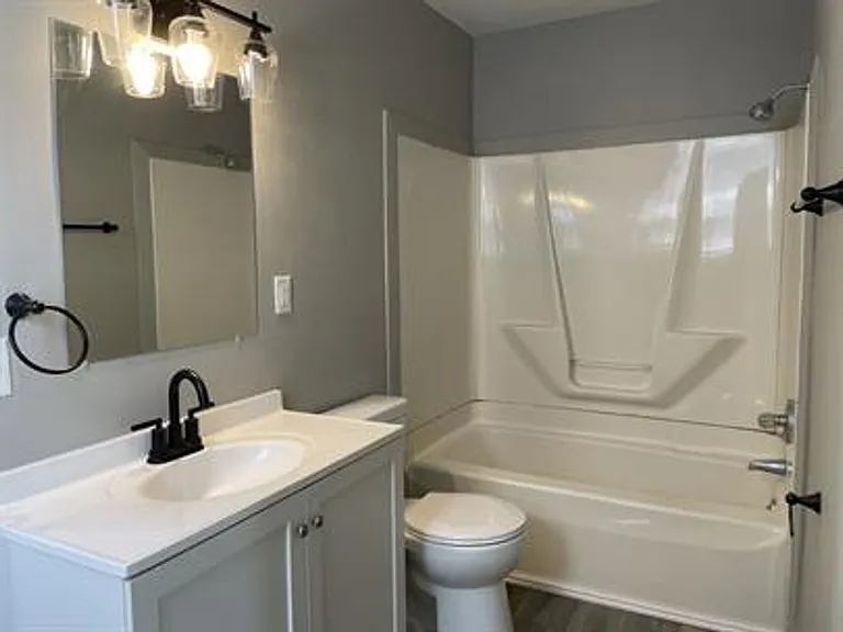 322 Broad St — Photo 9