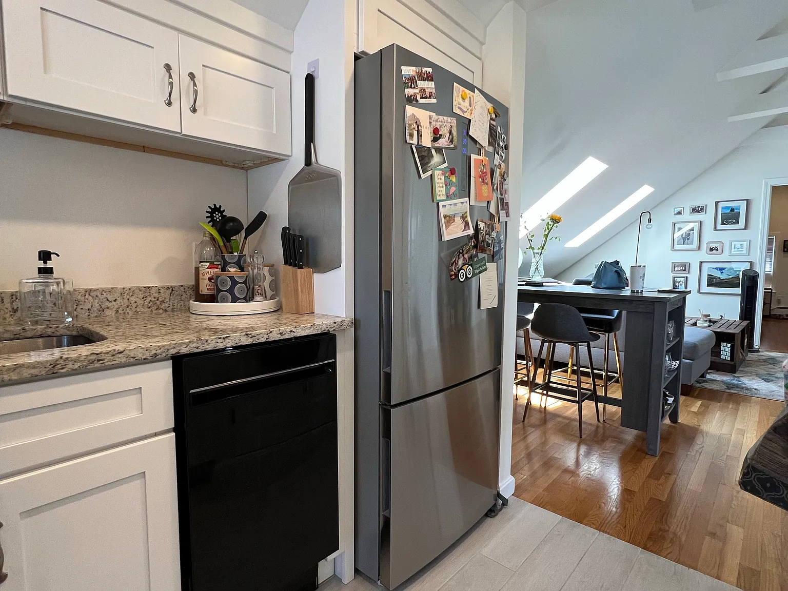 2 bed, 900 sqft, $2,725 — Photo 4