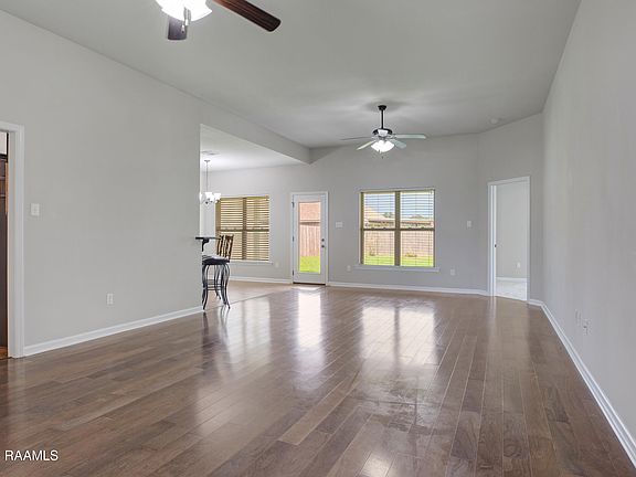 4th image of 132 Timber Edge Dr