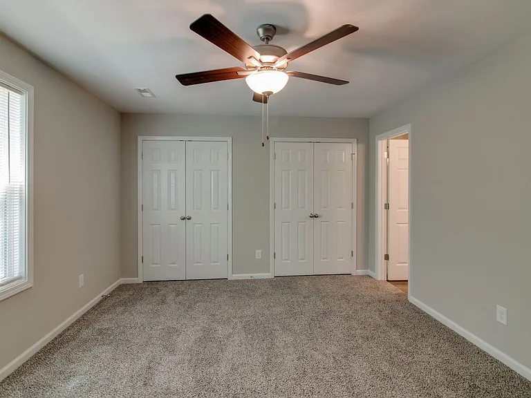 955 Center Rd — Photo 15