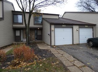 552 Alton Ct, Carol Stream, IL 60188