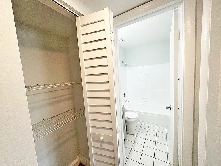 4543 Treehouse Ln #2F — Photo 11