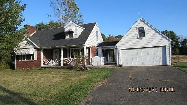 687 Route 157 photo 1