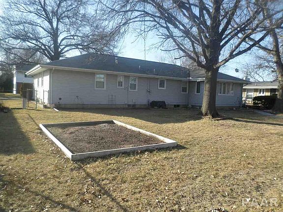 4th image of 2818 N Rockwood Dr