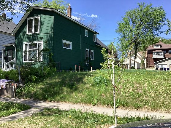 2nd image of 965 Fremont Ave E