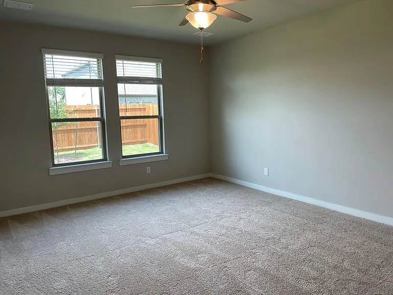 1101 Mahogany Dr — Photo 22