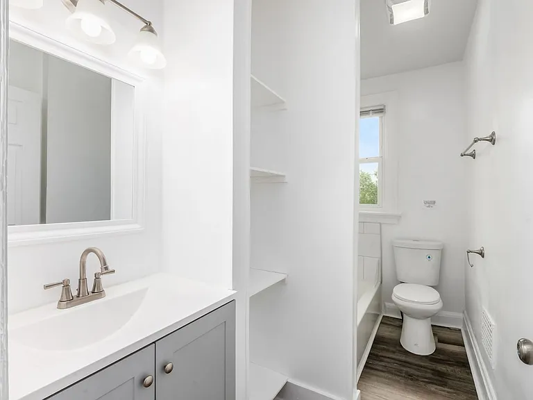 1421 Gault St — Photo 37