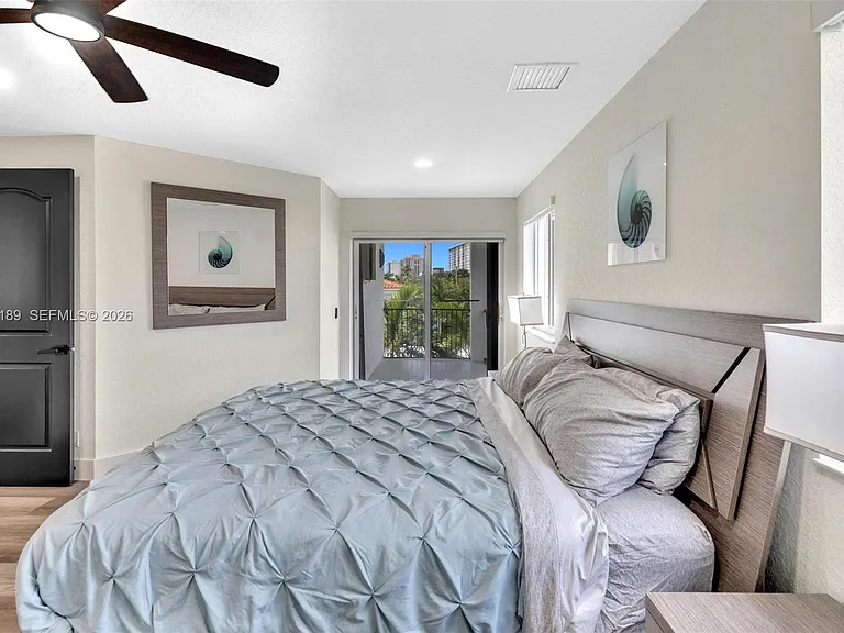2521 Center Ave — Photo 52